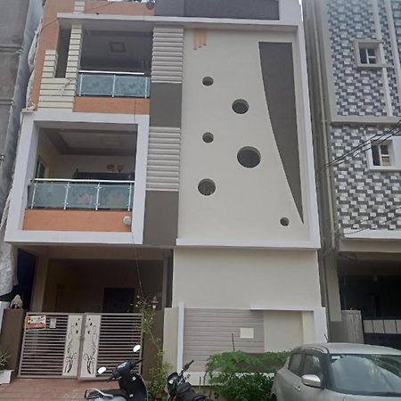 Sri Govinda Nilayam Home Stay 1 Visakhapatnam Zewnętrze zdjęcie
