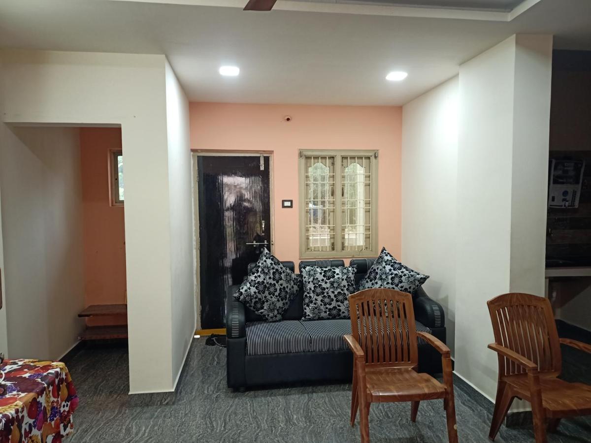 Sri Govinda Nilayam Home Stay 1 Visakhapatnam Zewnętrze zdjęcie